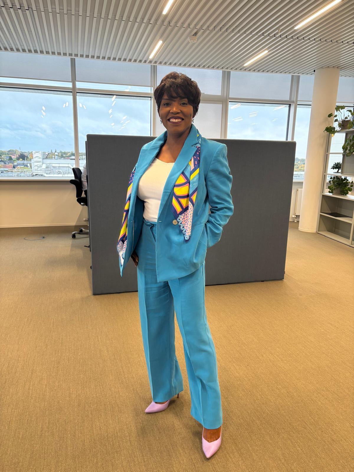 Dr Yvette Miata Petersen